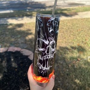 Skull flames 20oz stainless steel tumbler with metal straw